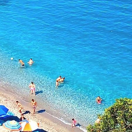 Апартаменты Sweet Sea View Савона Экстерьер фото