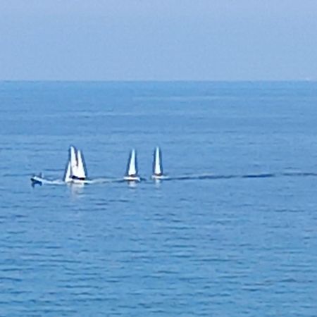 Апартаменты Sweet Sea View Савона Экстерьер фото