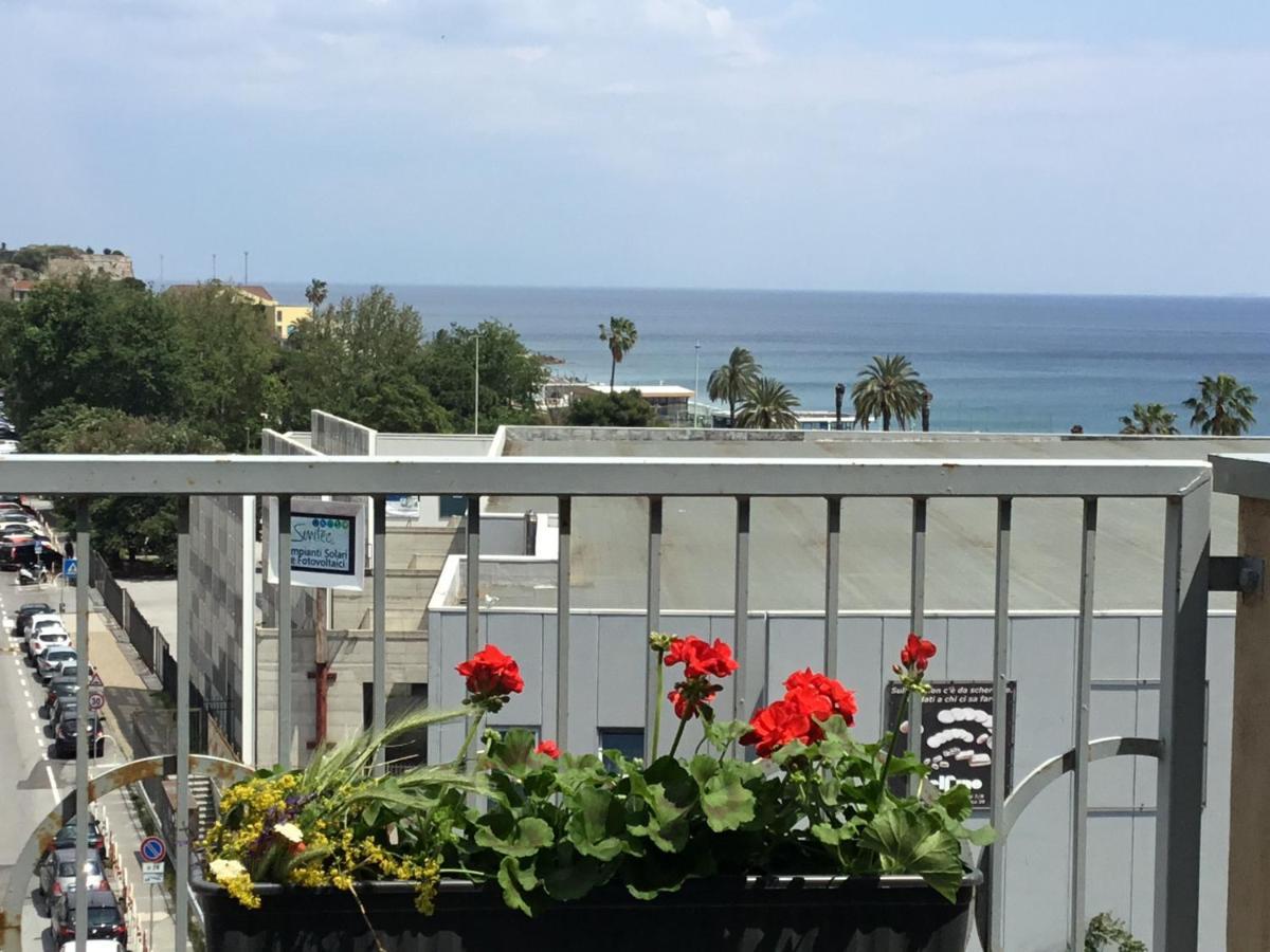 Апартаменты Sweet Sea View Савона Экстерьер фото