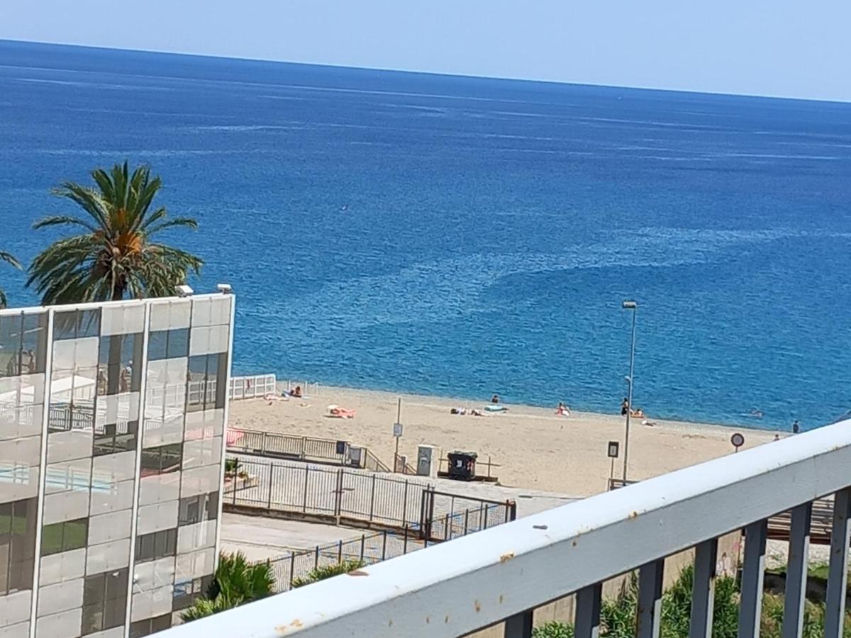 Апартаменты Sweet Sea View Савона Экстерьер фото