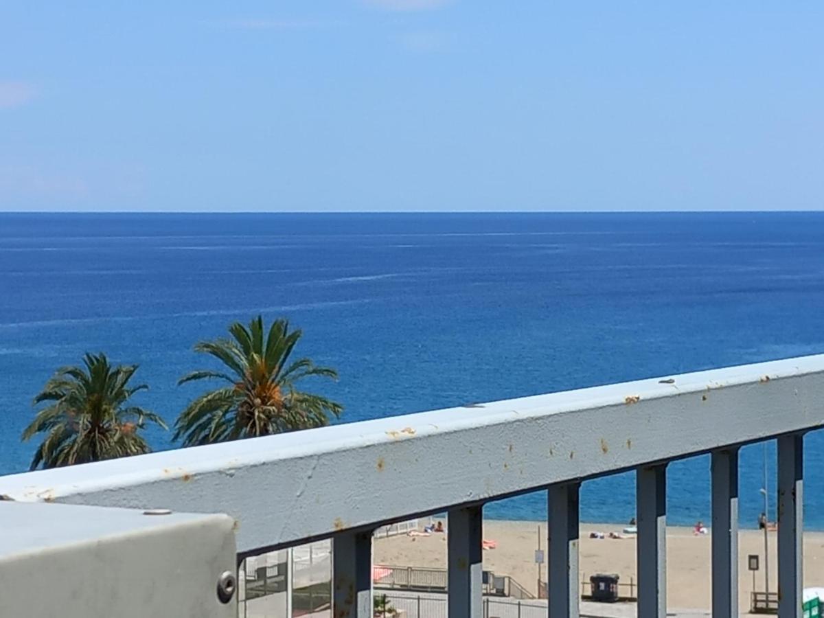 Апартаменты Sweet Sea View Савона Экстерьер фото