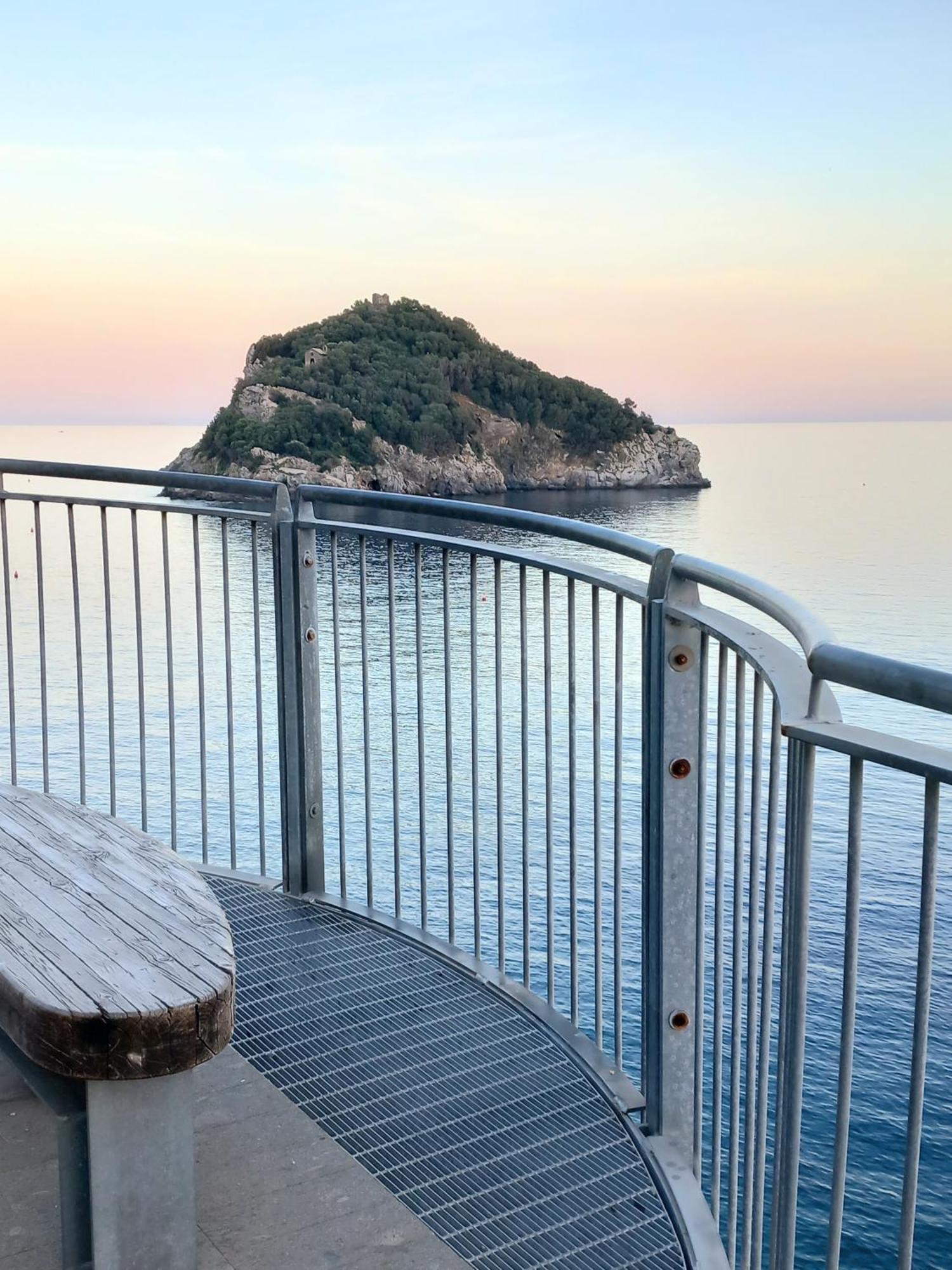 Апартаменты Sweet Sea View Савона Экстерьер фото