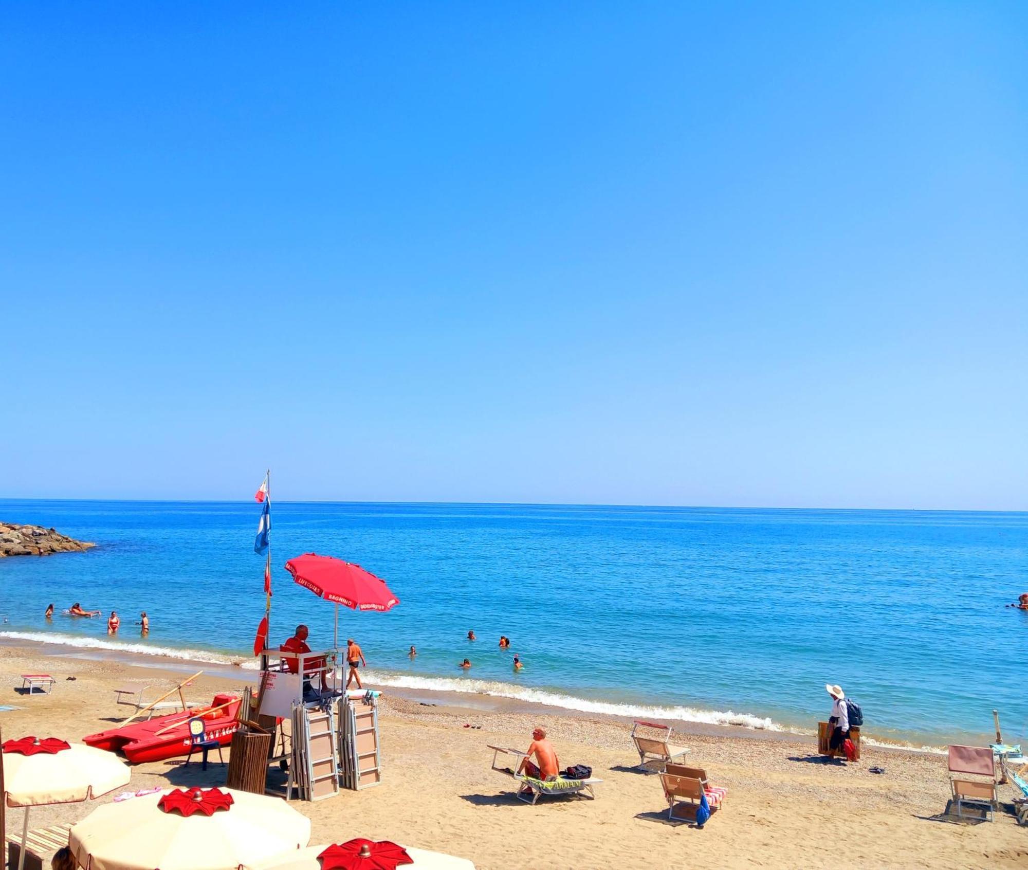 Апартаменты Sweet Sea View Савона Экстерьер фото